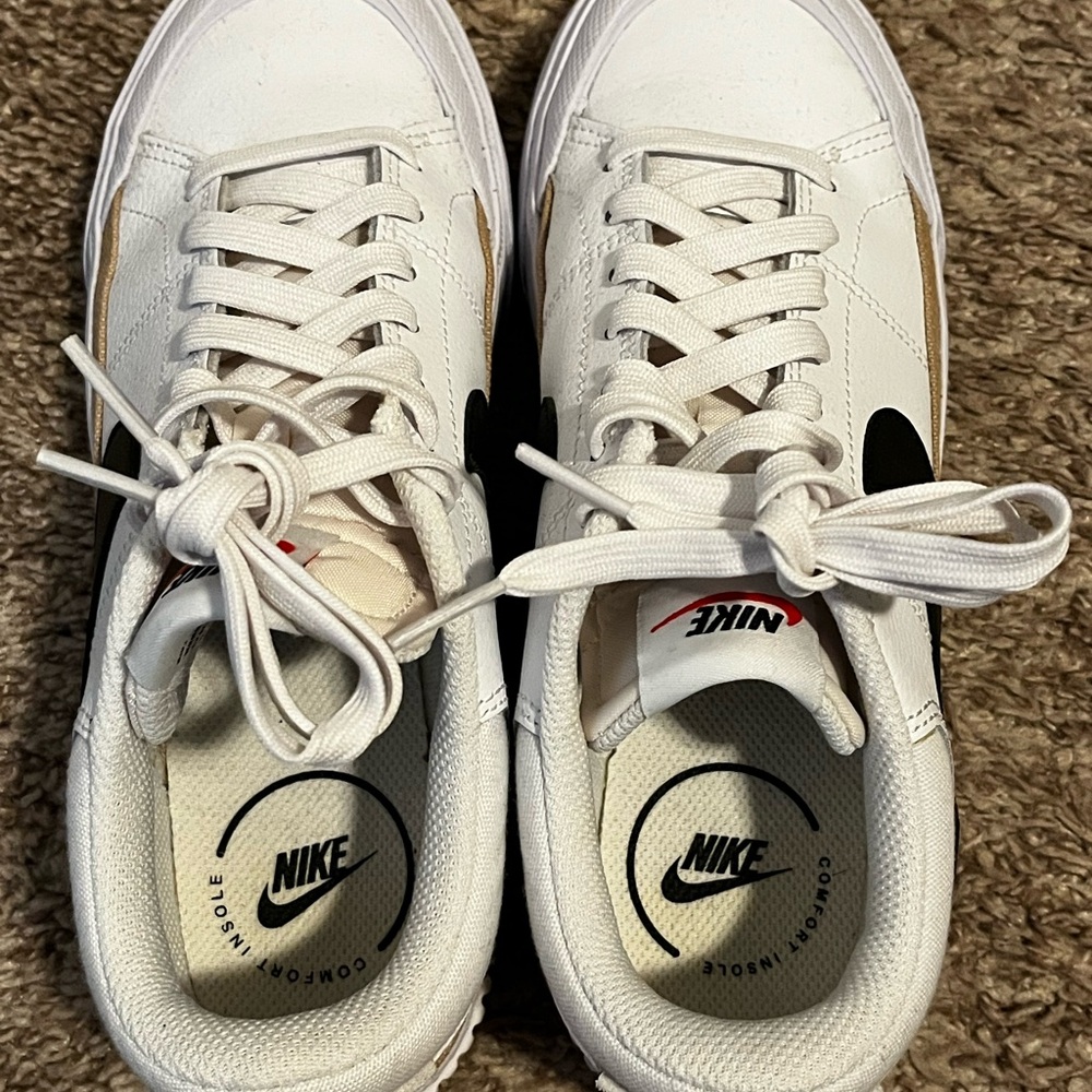 Nike Court Legacy Lift